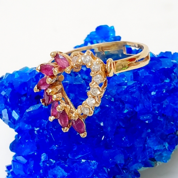 Heart 14k Yellow Gold Ring Diamond & Sapphires Ring 4 gram SZ -7 resizable - Picture 3 of 15